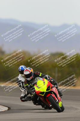 media/Jan-15-2023-SoCal Trackdays (Sun) [[c1237a034a]]/Turn 3 (1115am)/